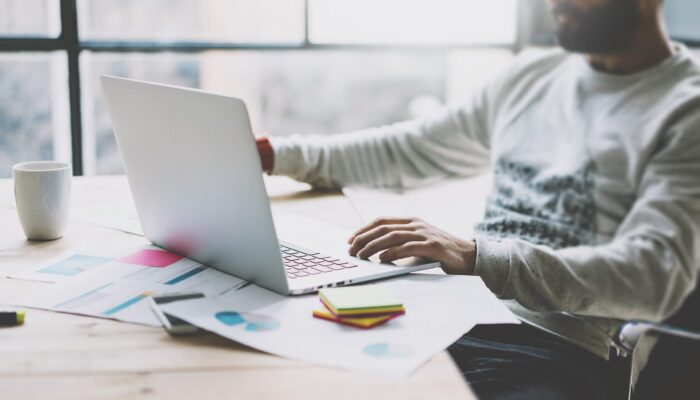 macbook-table-boroda